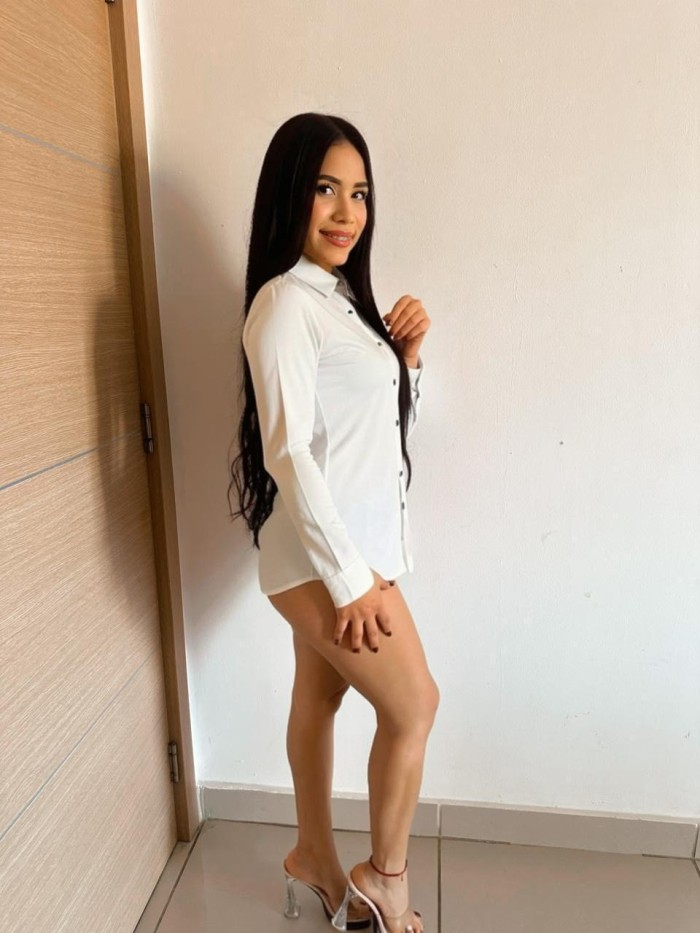 Daniela latina viciosa fiestera salidas 24h torremolinos