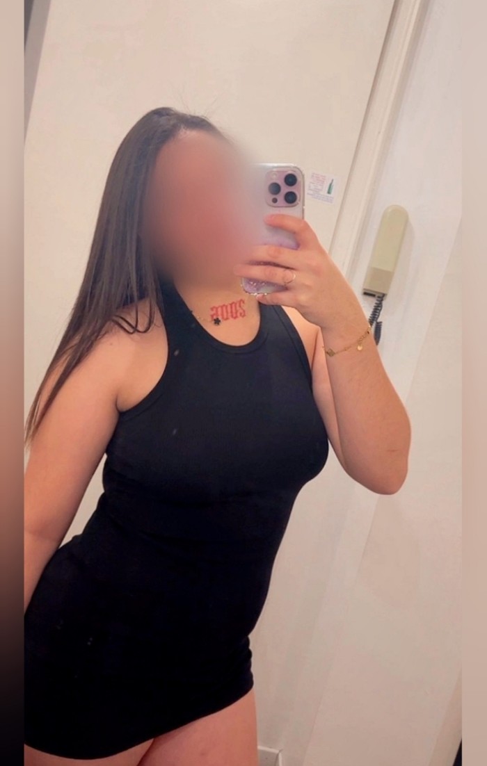 BOMBA LATINA DE ENSUEÑO MUY DIVERTIDA