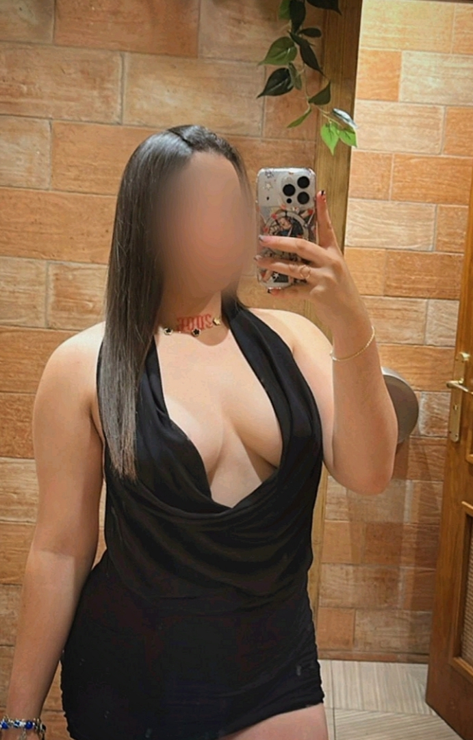 BOMBA LATINA DE ENSUEÑO MUY DIVERTIDA