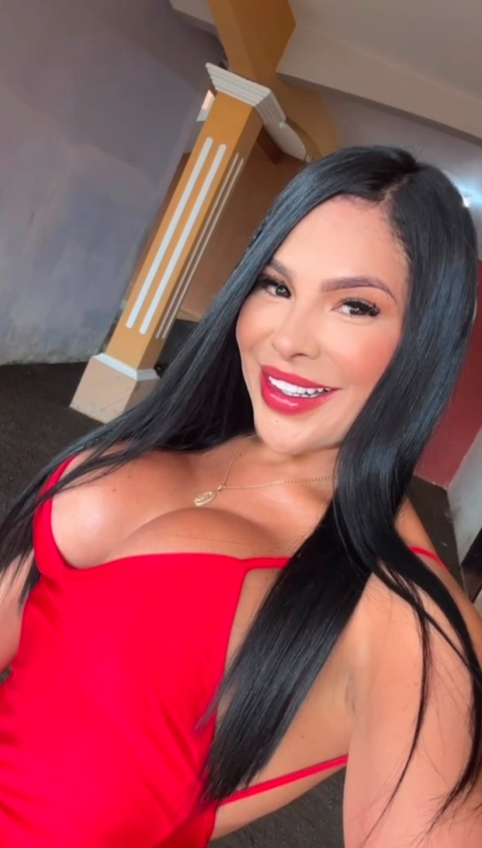 SEDUCTORA COLOMBIANA ARDIENTE Y MUY FIESTERA