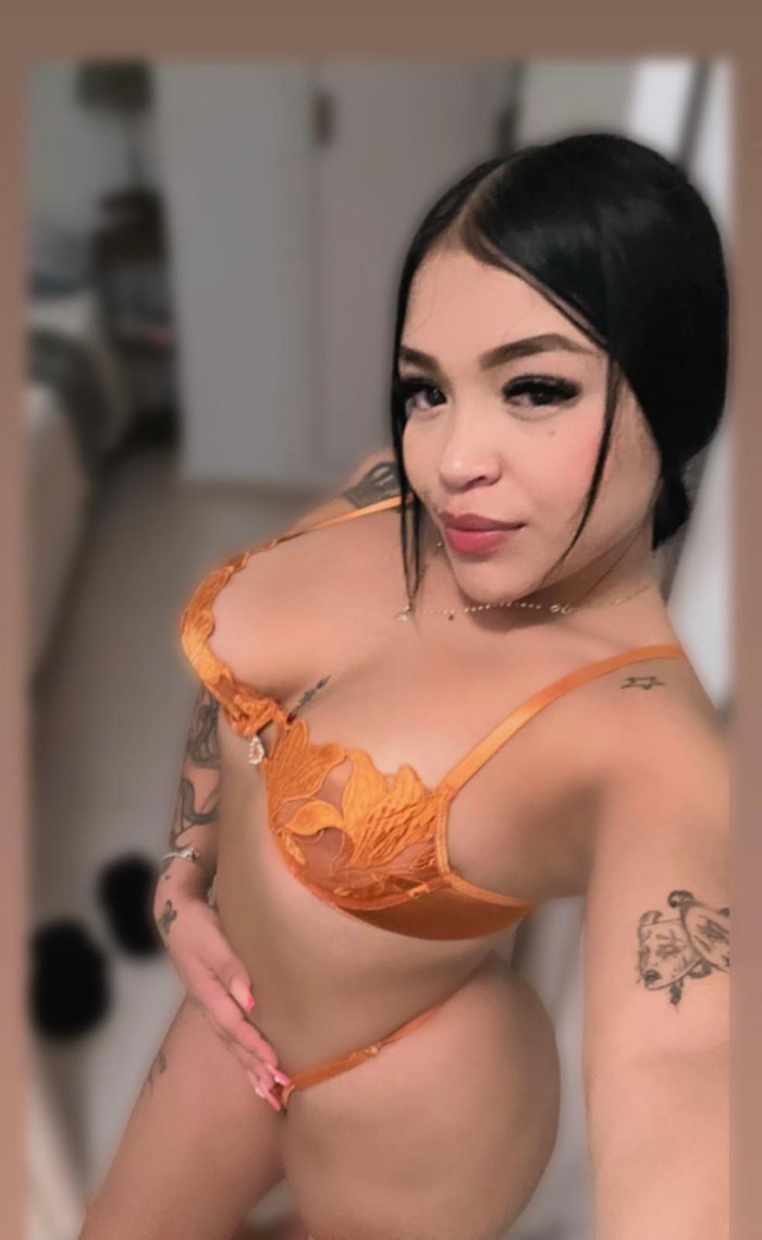CACHONDITA CON GANAS DE DARTE MUCHO PLACER
