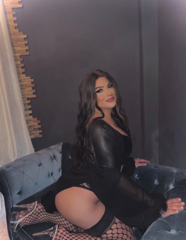 Trans  muy  cachonda y guarra