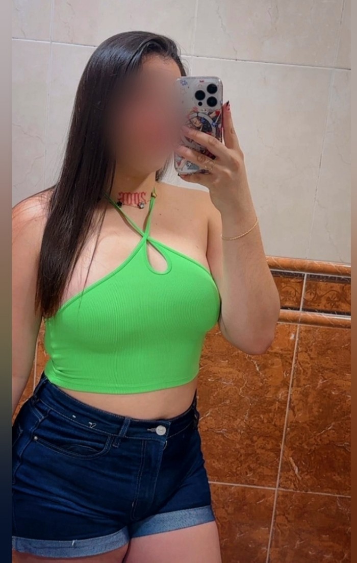 BOMBA LATINA DE ENSUEÑO MUY DIVERTIDA