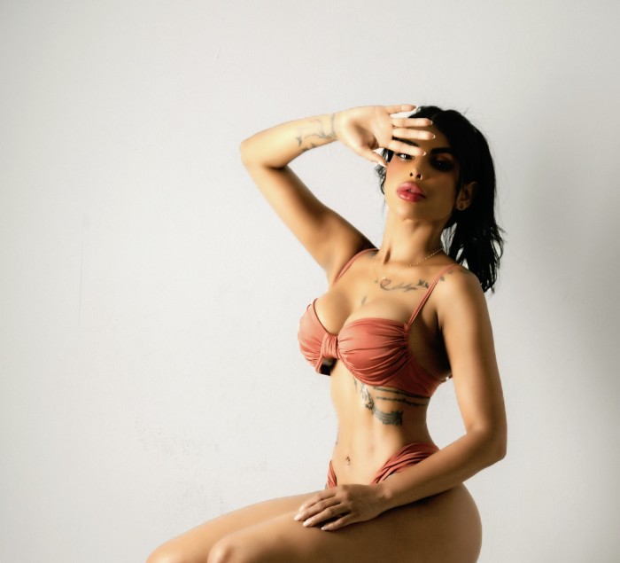 Morena ardiente