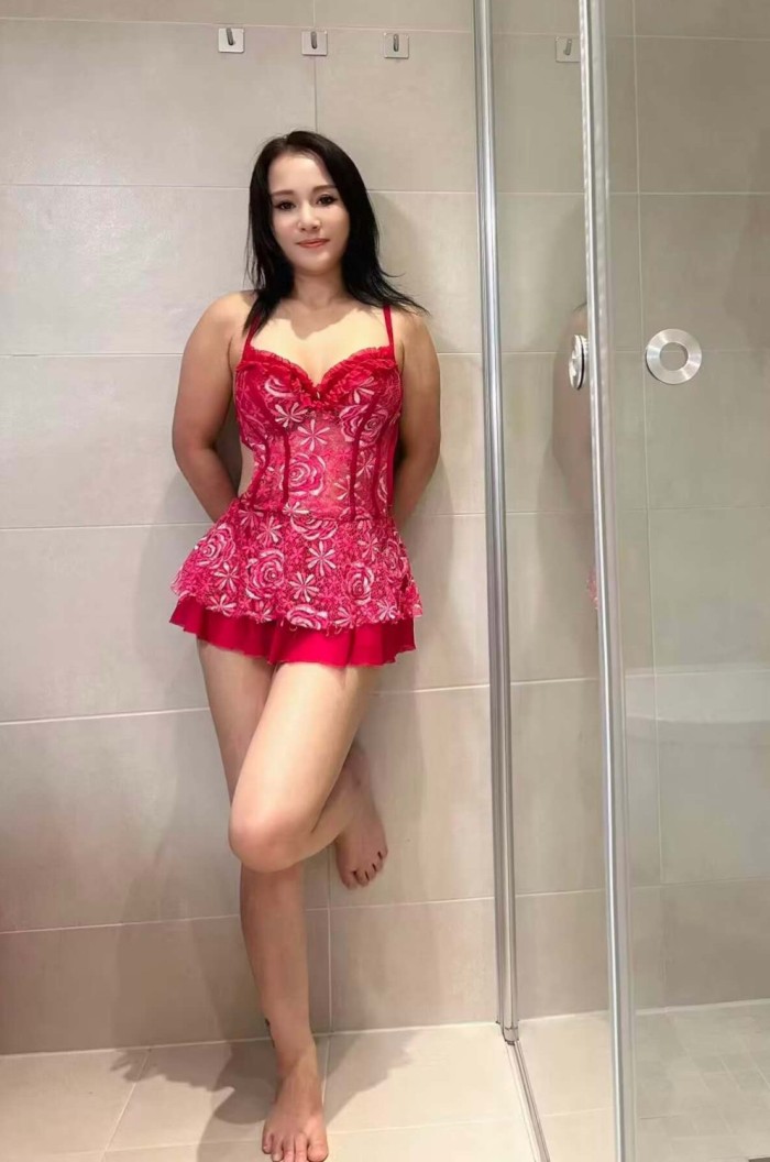 Reus — sensual asiática sexy —