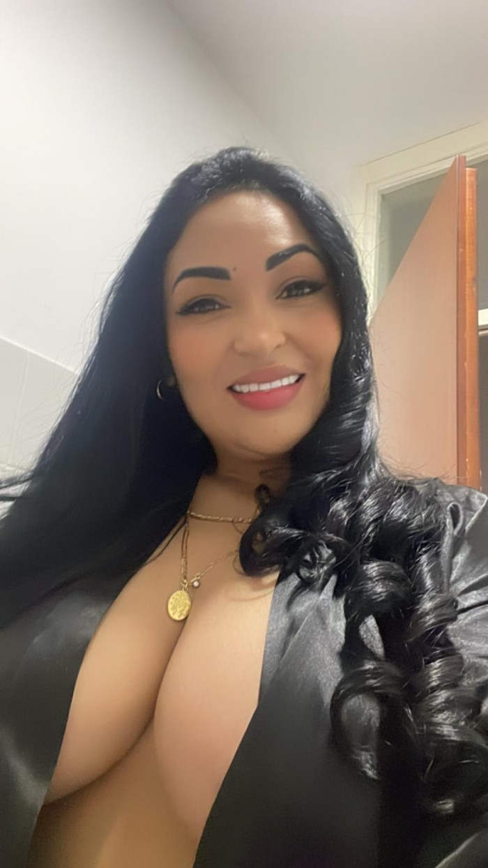 LA REINA DE LA FIESTA