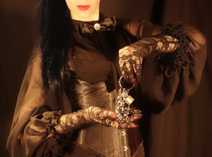 DOMINATRIX PROFESIONAL FEMDOM ALICANTE BDSM