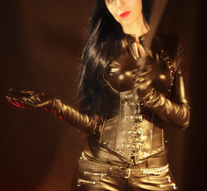 DOMINATRIX PROFESIONAL FEMDOM ALICANTE BDSM