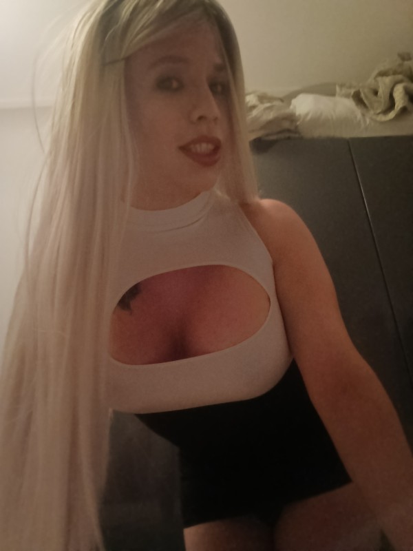 NOVEDAD DESCOMPLICADA LATINA