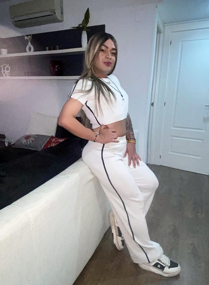 TRANS AARDIENTE CACHONDA BOMB DE SEXO