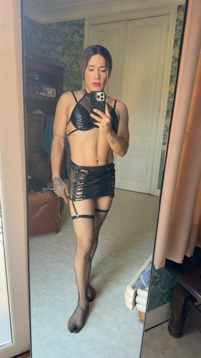 DOS MUJERES PARA MAYOR PLACER CHICA Y TRAVESTI