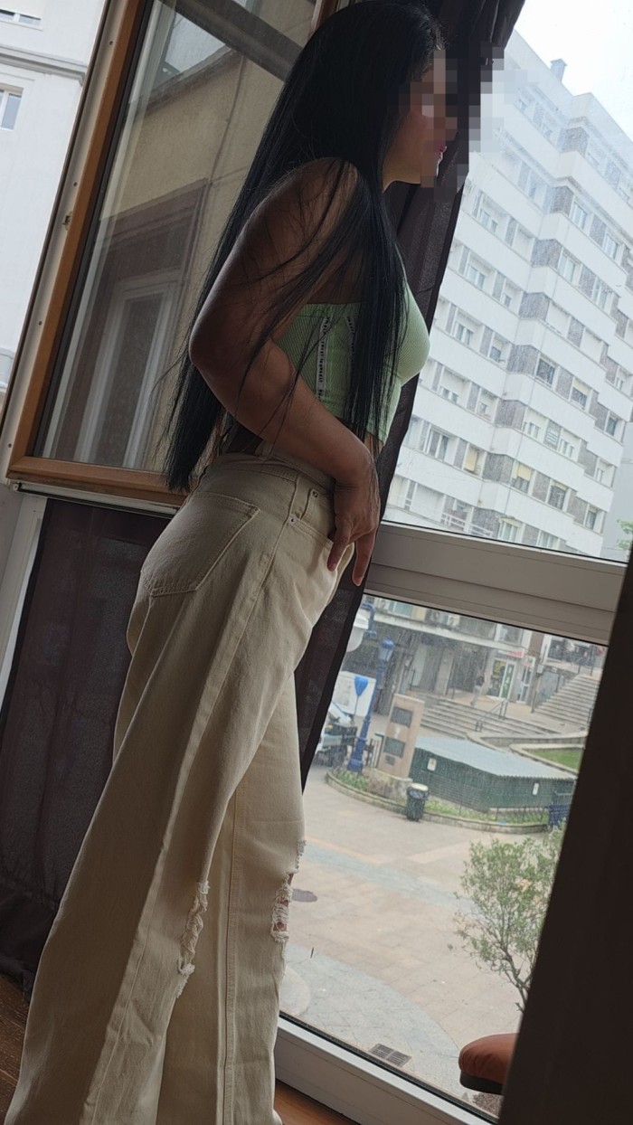 Brasileña espectacular delgadita de 26 años