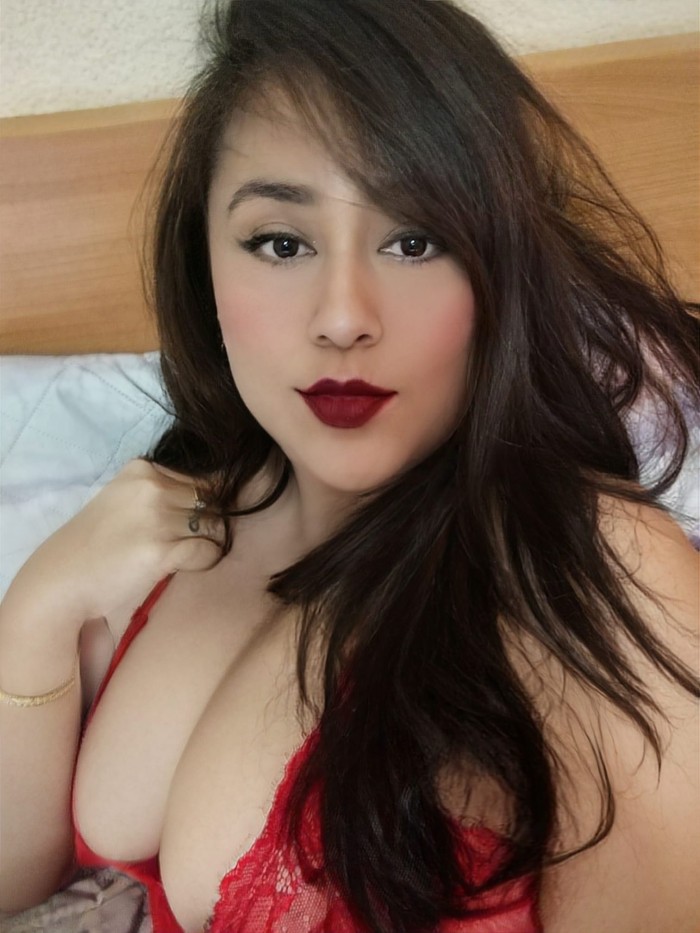 Novedad!!quiero que me comas mi coñito muy rico