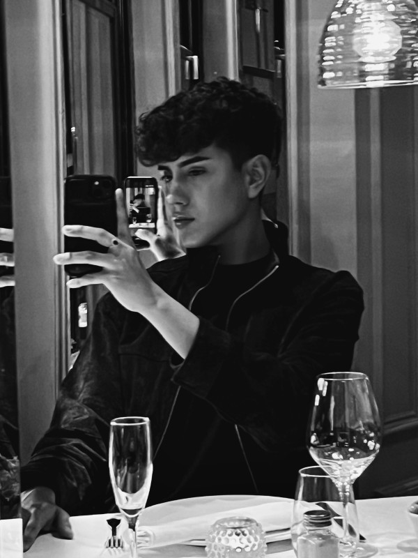 VERDADERO TWINK 19 AÑOS SCORT XL. SERVICIO VIP SOLO DESPLAZAMIENTO FIESTERO
