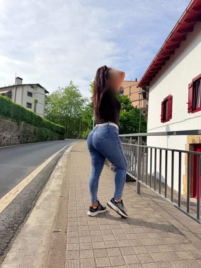 Morena divina primera vez por REUS nos vemos