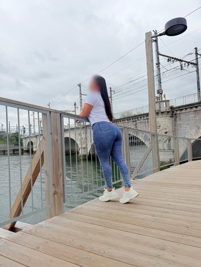 Morena divina primera vez por REUS nos vemos