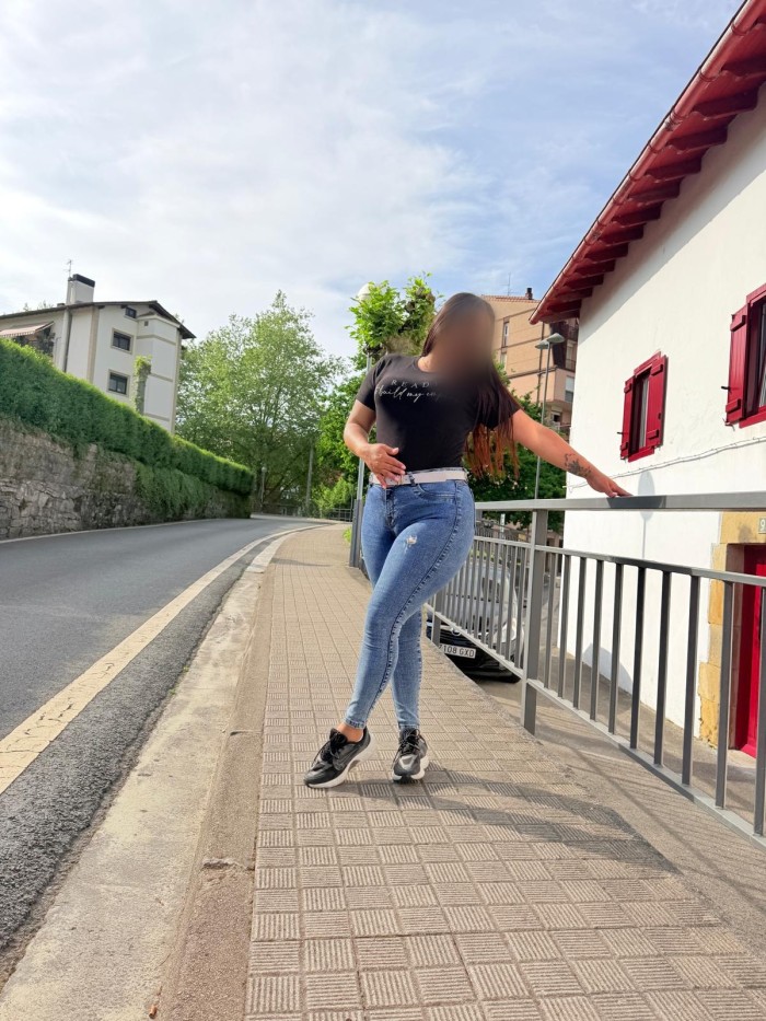 Morena divina primera vez por REUS nos vemos