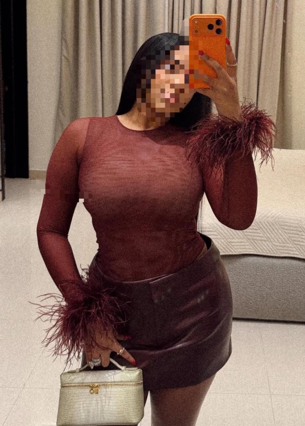 MUJER CURVY MORBOSA DE LUJO – TETONES INFINITOS