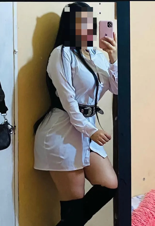 MUJER MUY VICIOSA Y FIESTERA EN AMPOSTA