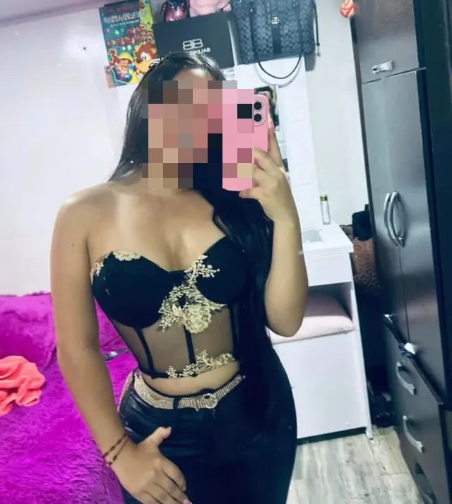 MUJER MUY VICIOSA Y FIESTERA EN AMPOSTA