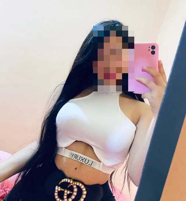 MUJER MUY VICIOSA Y FIESTERA EN AMPOSTA