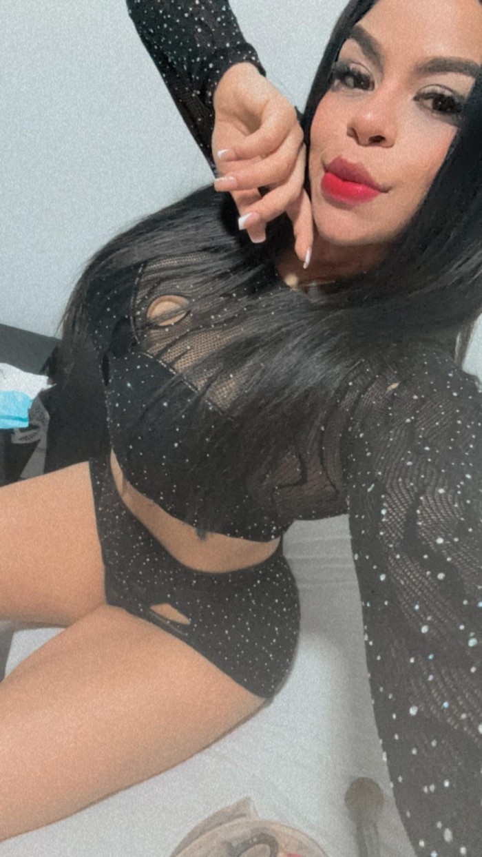 HERMOSA LATINA, TRAVIESA Y MORBOSA