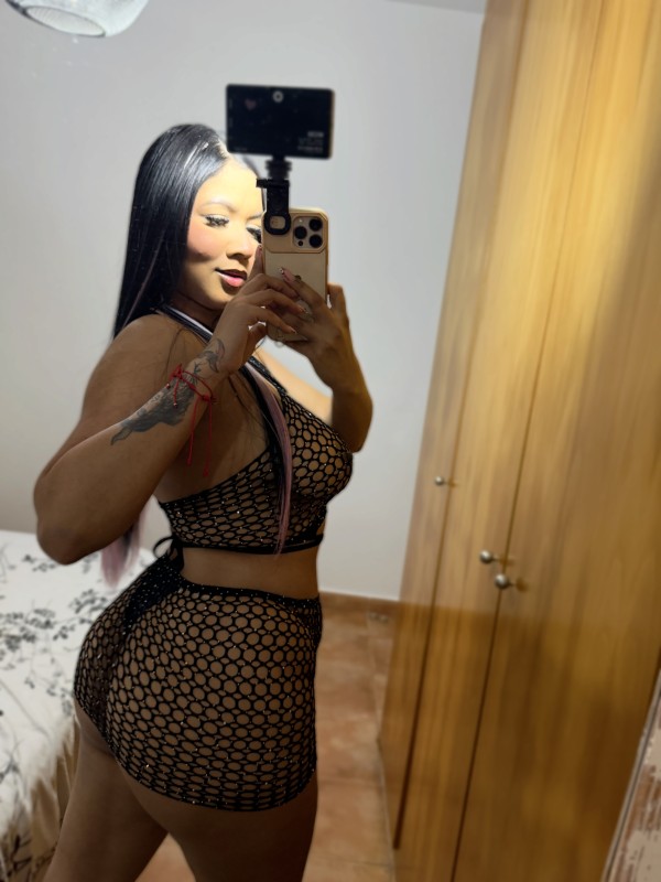 Latina fiestera por pocos días ¿vienes o voy?