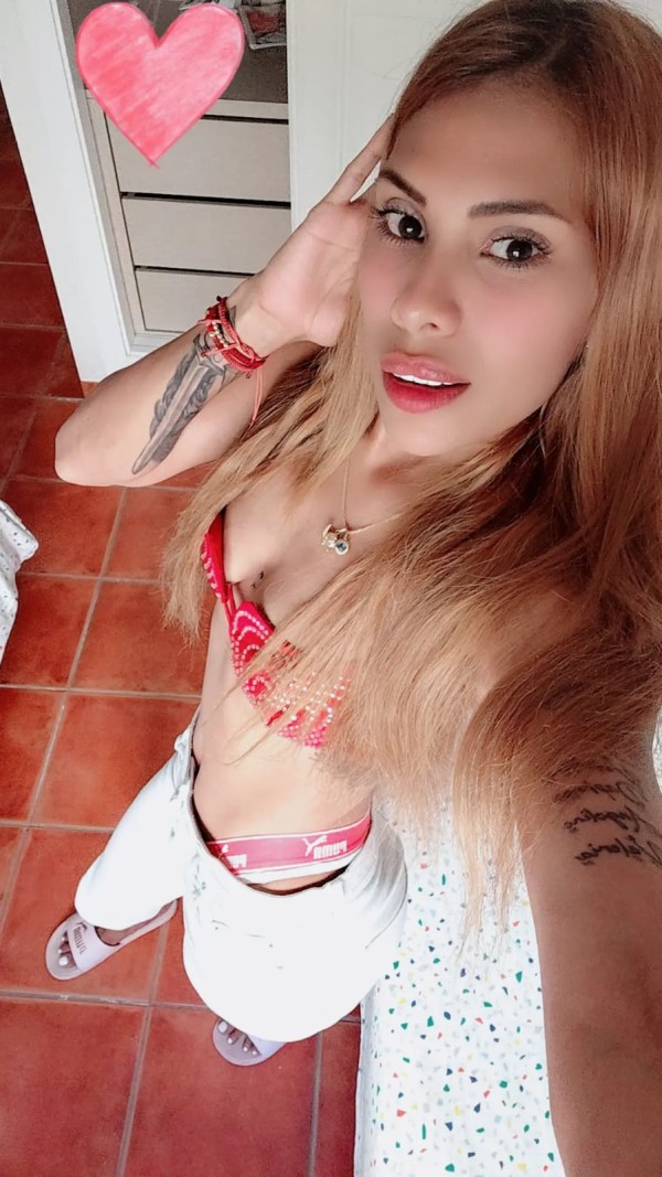 ESTOY MOJADITA ESPERANDOTE SENSUAL Y ARDIENTE