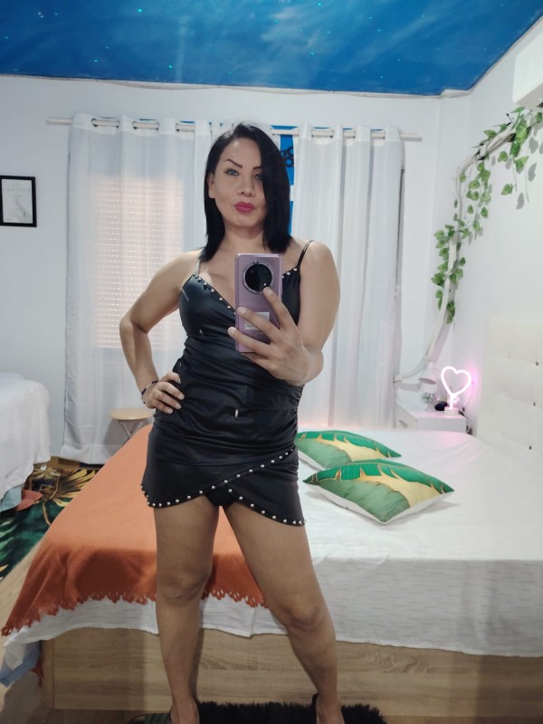 EXCLUSIVA CHICA TRANS MUY ATREVIDA