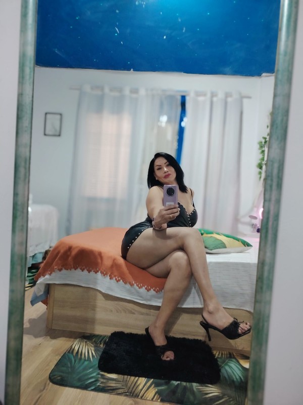 EXCLUSIVA CHICA TRANS MUY ATREVIDA