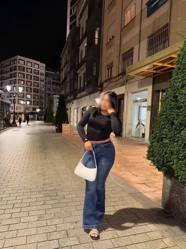 DEVORA LATINA FIESTERA CON GANAS DE TODO