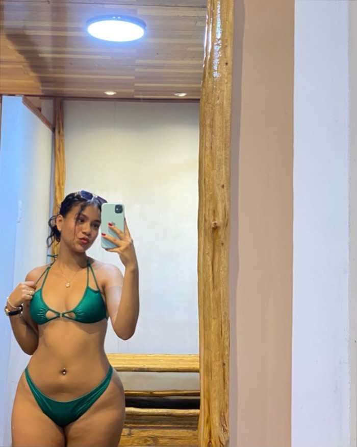 MUÑEQUITA TRAVIESA EXPERTA EN DAR PLACER
