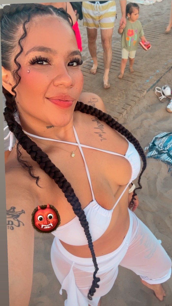 encantadora con ojos marrones