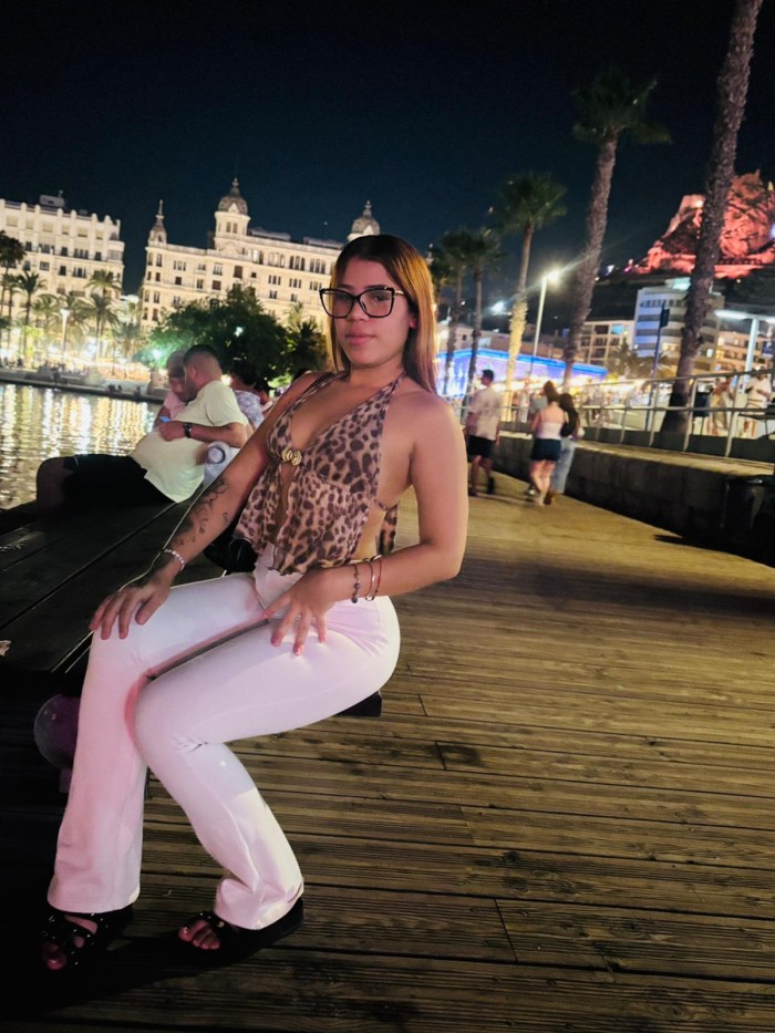 Jovencita sensual -Deseo pasión y tentación