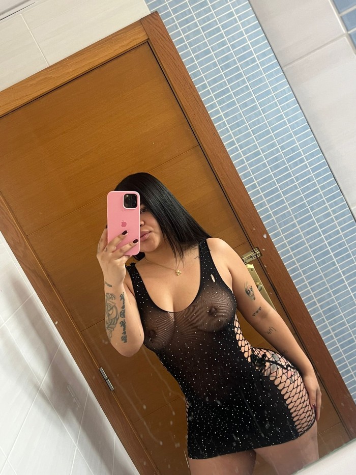 MIA SUPER FOLLADORA Y EXPLOSIVA