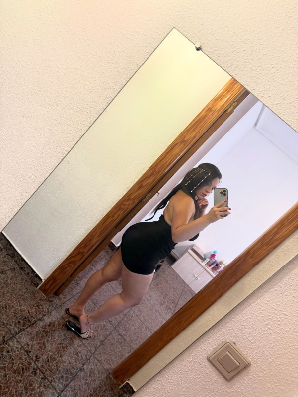 llegó tu futbolista cachonda y ardiente