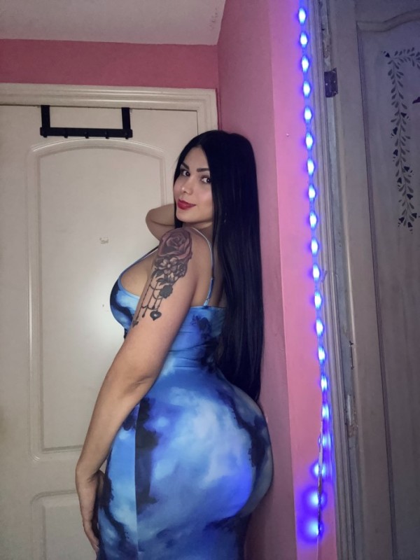 DELICIOSA CHICA TRANS EN NERVION CON UN RICO REGA