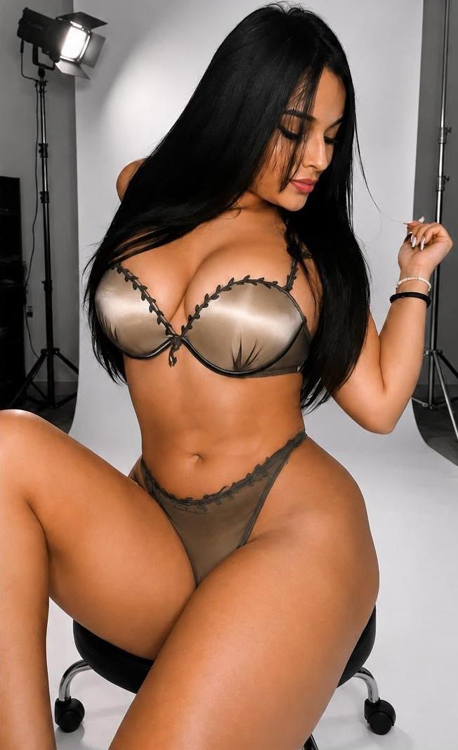LA COLOMBIANA QUE ESTÁ HACIENDO ARDER FUENGIROLA