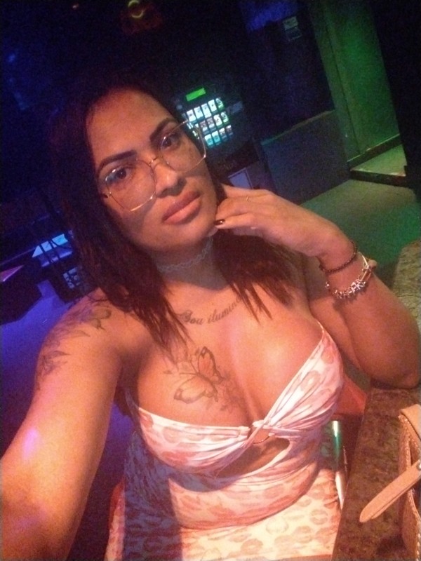 HERMOSA GUAPA alexia manciny una bella trans