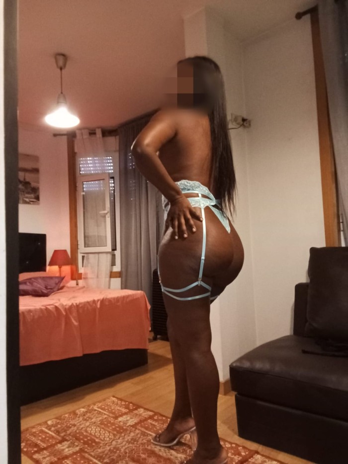 NOVEDAD MORENAZA ARDIENTE MUY CACHONDA PARA TI