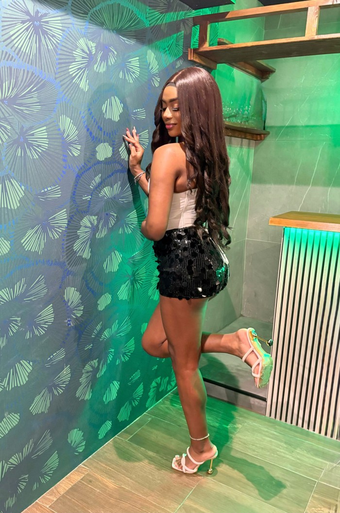 MADELEINE GUAPA CACHONDA FIESTERA Y SEXY