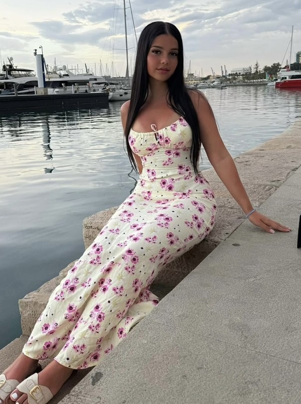 Cansando de fotos falsas soy muy real