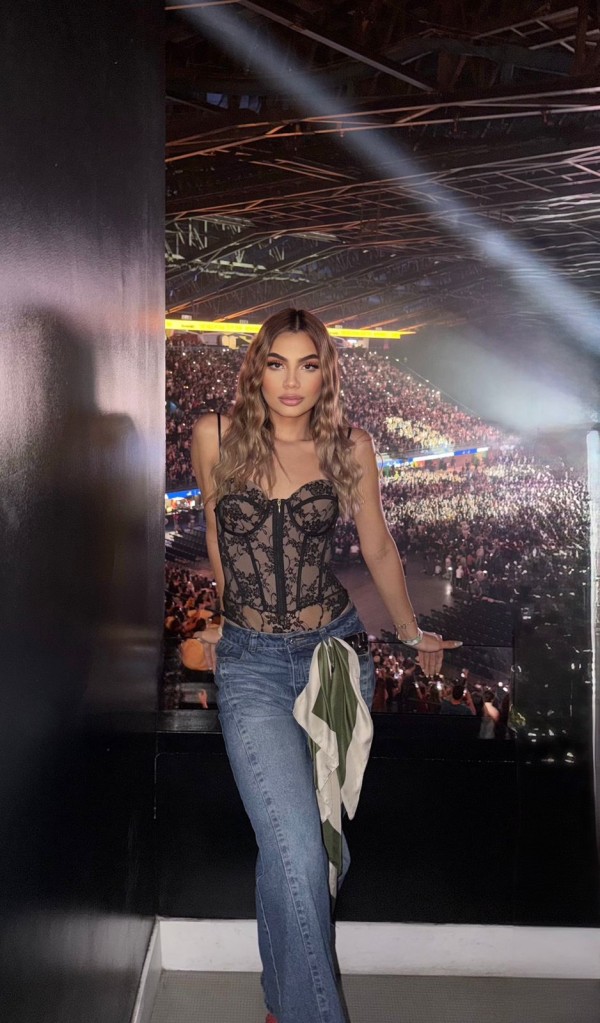 21 AÑOS FOTOS 100% REALES SALIDAS 24 H RICO SEXO