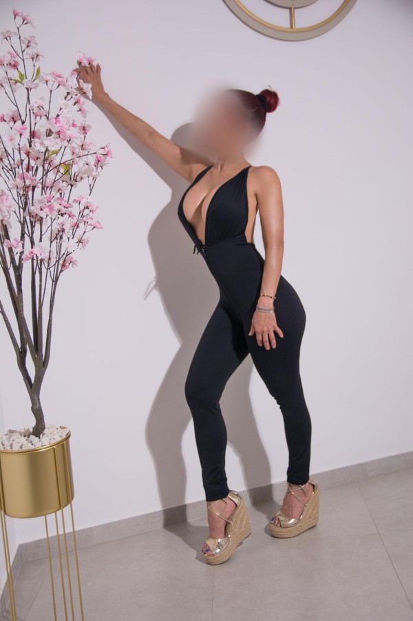 CAROLINA  FOTOS 100×100 REALES