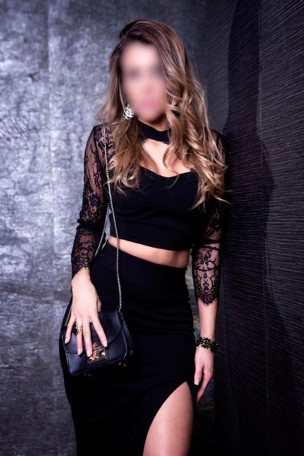NOVEDAD! VALENTINA COMPLACIENTE FIESTERA FOTO RE