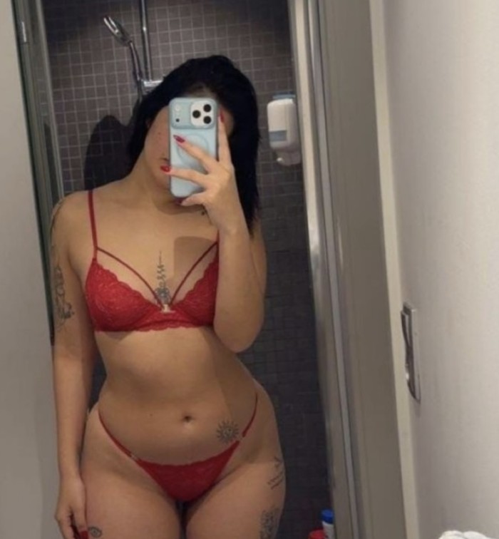 Caliente Venezolana ojos claros Hago de todo papi