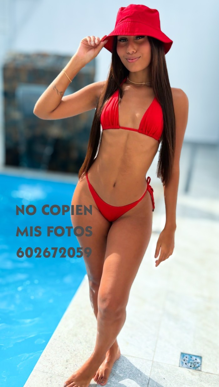 Delgadita colombiana independiente VIVO SOLA