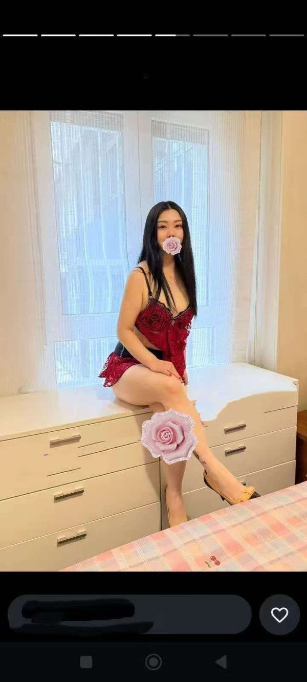 Chica nueva asiatica oriental cariñosa japonesas