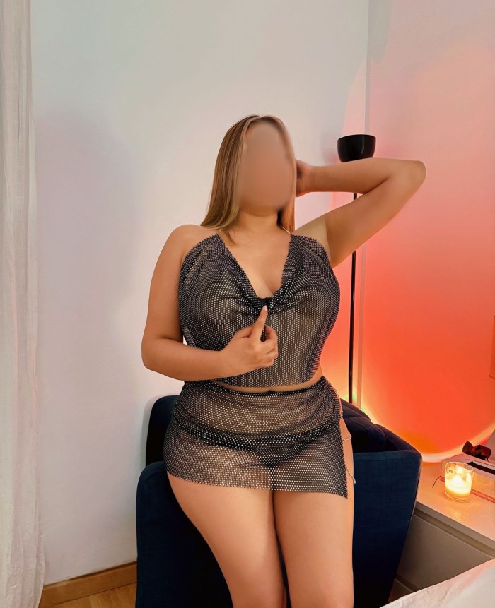 Ven papi para darte todo mi placer en vía Julia