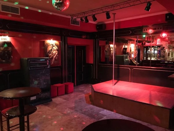 SE BUSCAN CHICAS PARA TRABAJAR EN CLUB